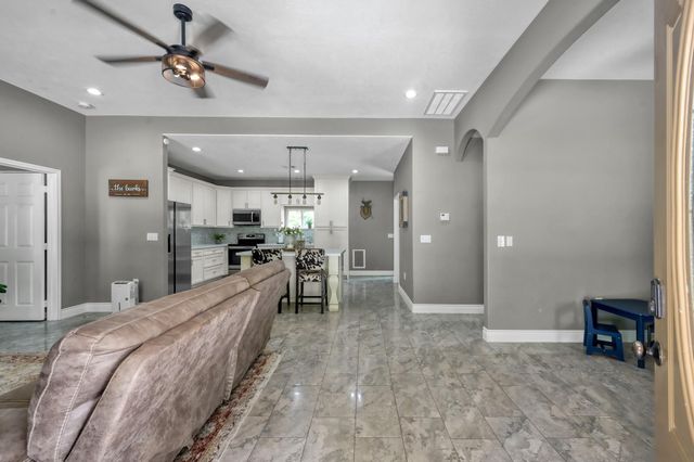 3381 Roy Bean Rd, Willis, TX 77378