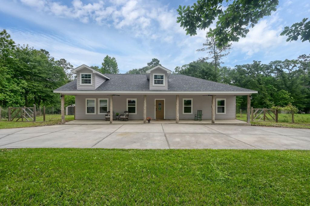 3381 Roy Bean Rd, Willis, TX 77378