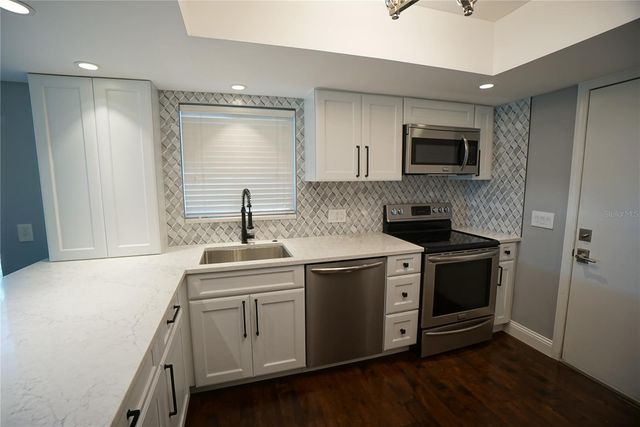 3323 W SWANN AVENUE, Tampa, FL 33609