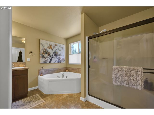 33320 BRYANT Rd, Creswell, OR 97426