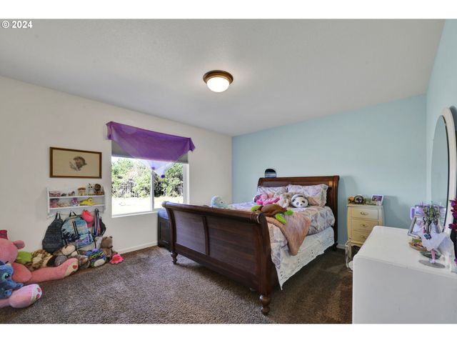 33320 BRYANT Rd, Creswell, OR 97426