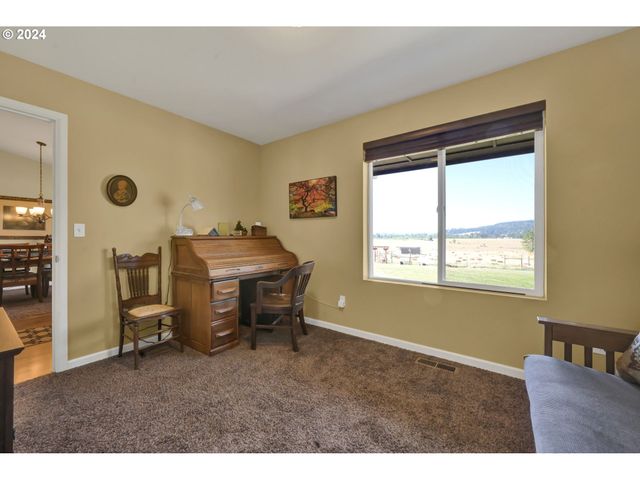 33320 BRYANT Rd, Creswell, OR 97426