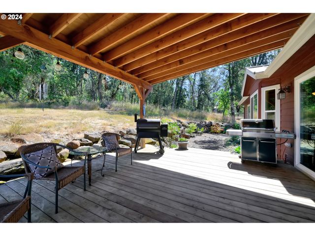 33320 BRYANT Rd, Creswell, OR 97426