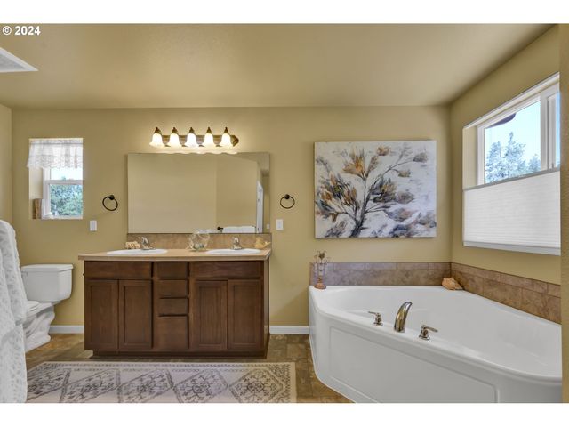 33320 BRYANT Rd, Creswell, OR 97426