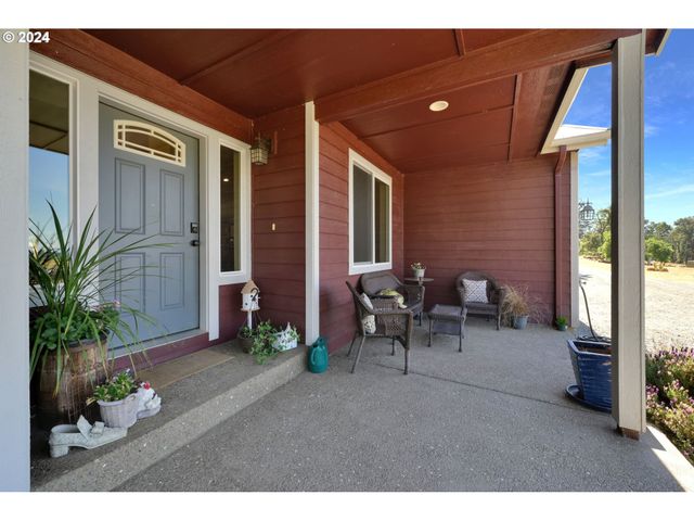 33320 BRYANT Rd, Creswell, OR 97426