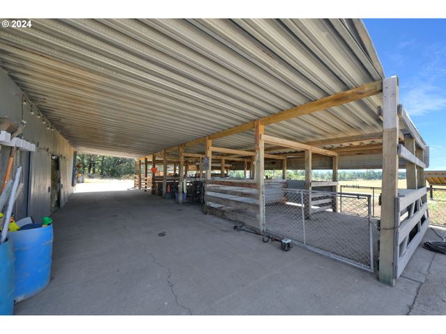 33320 BRYANT Rd, Creswell, OR 97426