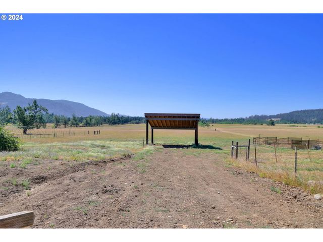 33320 BRYANT Rd, Creswell, OR 97426
