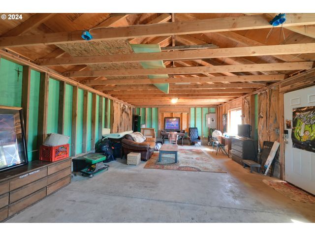 33320 BRYANT Rd, Creswell, OR 97426