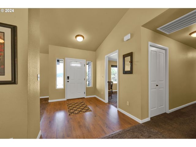 33320 BRYANT Rd, Creswell, OR 97426