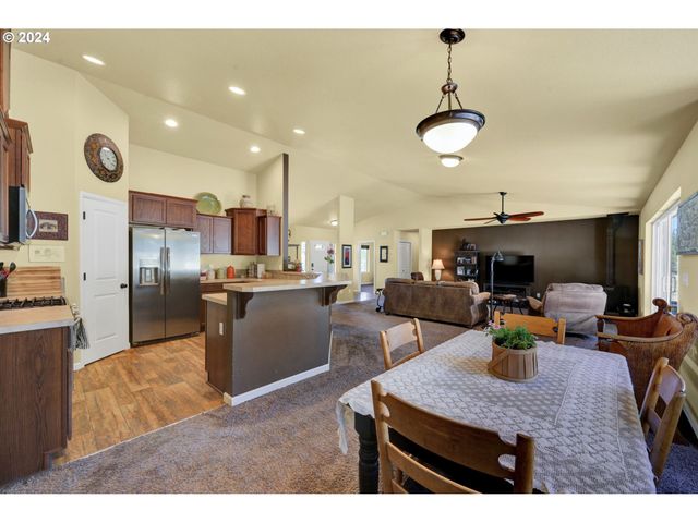 33320 BRYANT Rd, Creswell, OR 97426