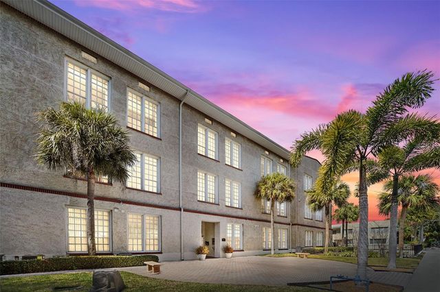 701 MIRROR LAKE DRIVE N 120, St Petersburg, FL 33701