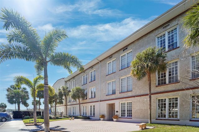 701 MIRROR LAKE DRIVE N 120, St Petersburg, FL 33701