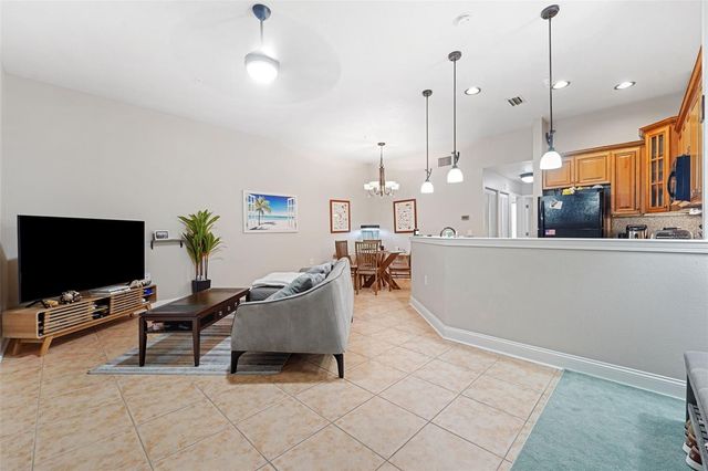 701 MIRROR LAKE DRIVE N 120, St Petersburg, FL 33701