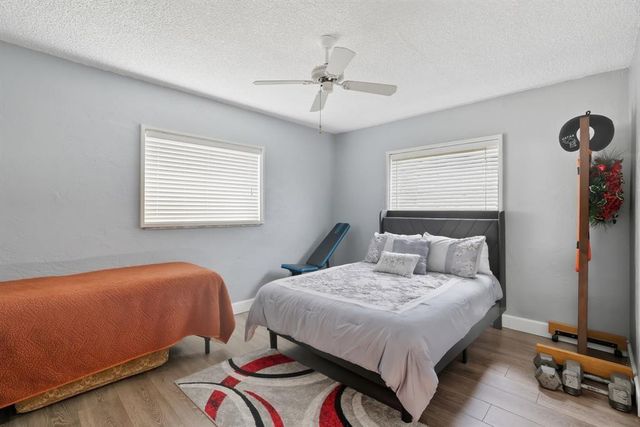 9407 NW 70th Place, Tamarac, FL 33321