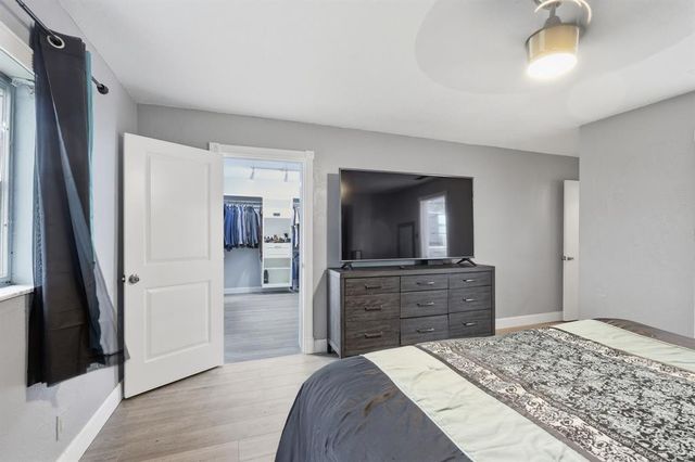 9407 NW 70th Place, Tamarac, FL 33321