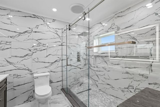 9407 NW 70th Place, Tamarac, FL 33321