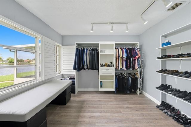 9407 NW 70th Place, Tamarac, FL 33321