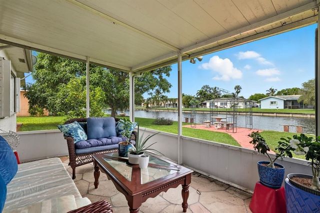 9407 NW 70th Place, Tamarac, FL 33321