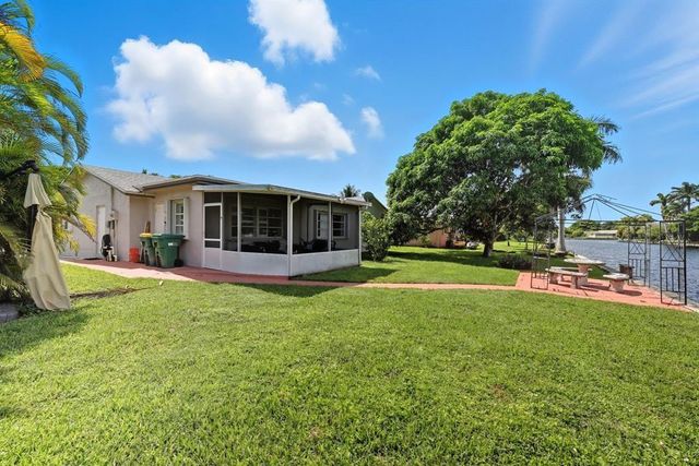 9407 NW 70th Place, Tamarac, FL 33321