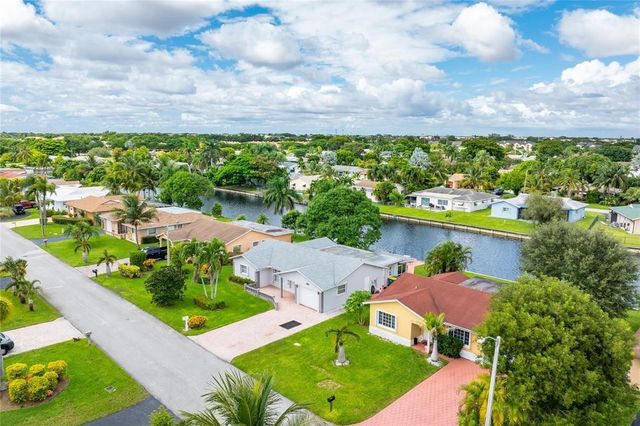 9407 NW 70th Place, Tamarac, FL 33321