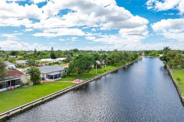 9407 NW 70th Place, Tamarac, FL 33321