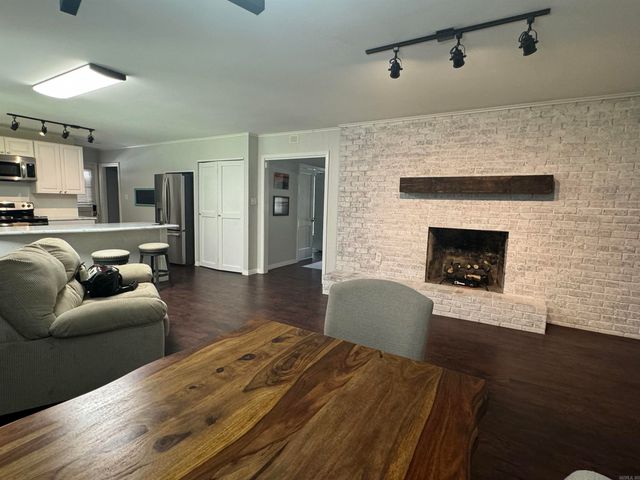 1207 ELM ST., Crossett, AR 71635