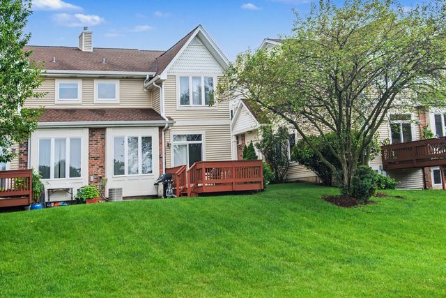 360 Parkview Terrace, Buffalo Grove, IL 60089