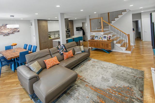 360 Parkview Terrace, Buffalo Grove, IL 60089