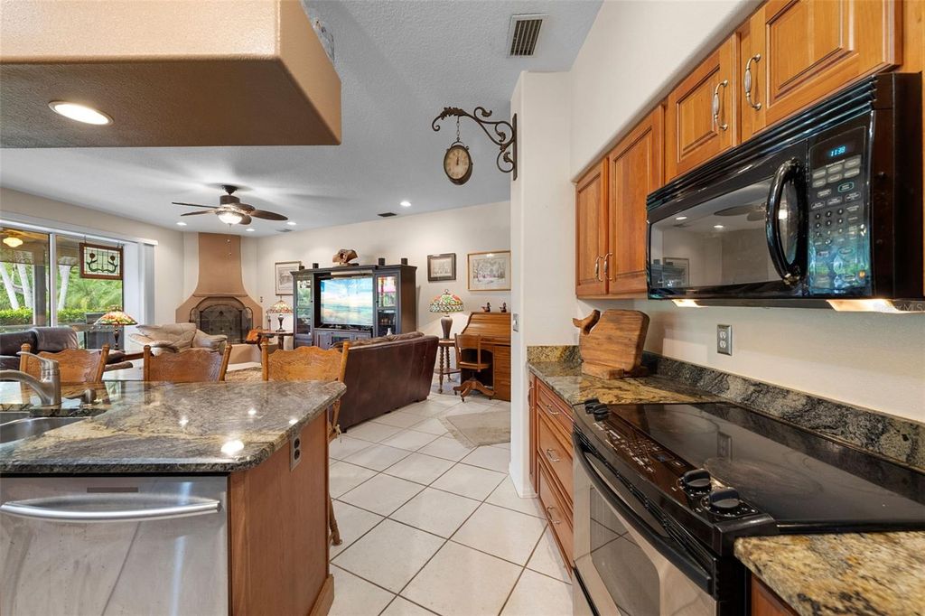 Image 14 of property listing at 2304 89TH STREET NW, Bradenton, FL 34209