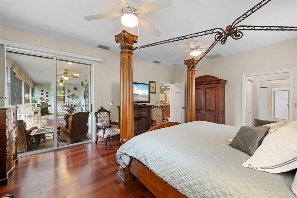 Image 23 of property listing at 2304 89TH STREET NW, Bradenton, FL 34209