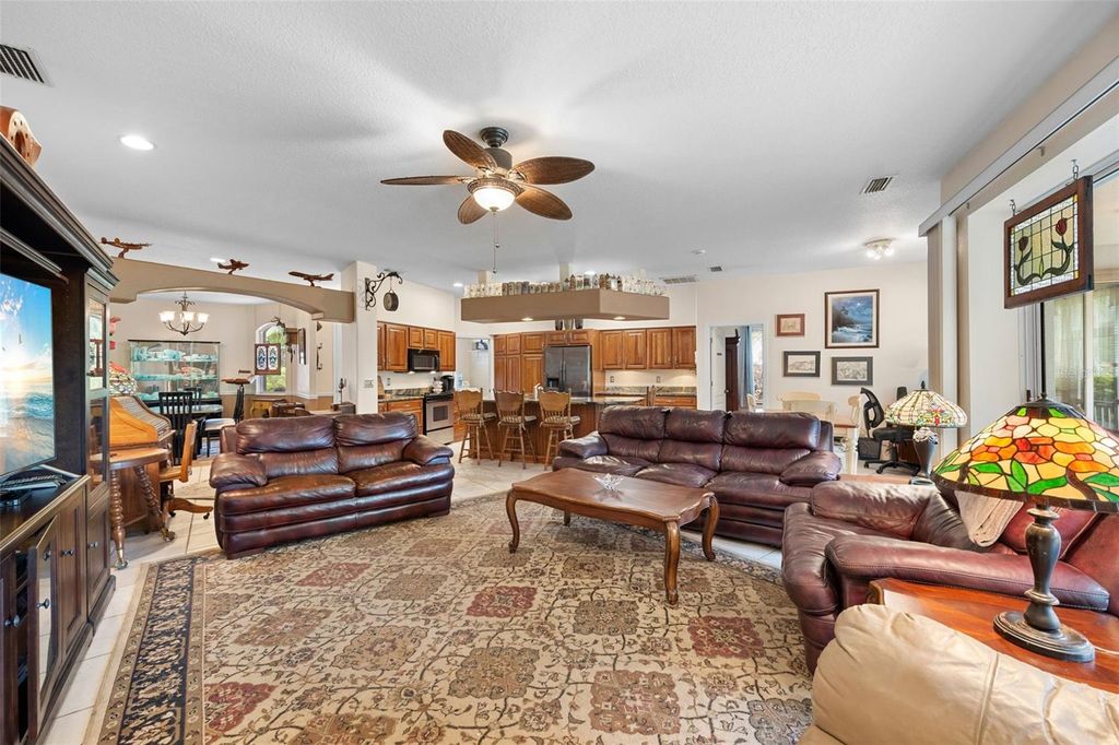 Image 8 of property listing at 2304 89TH STREET NW, Bradenton, FL 34209