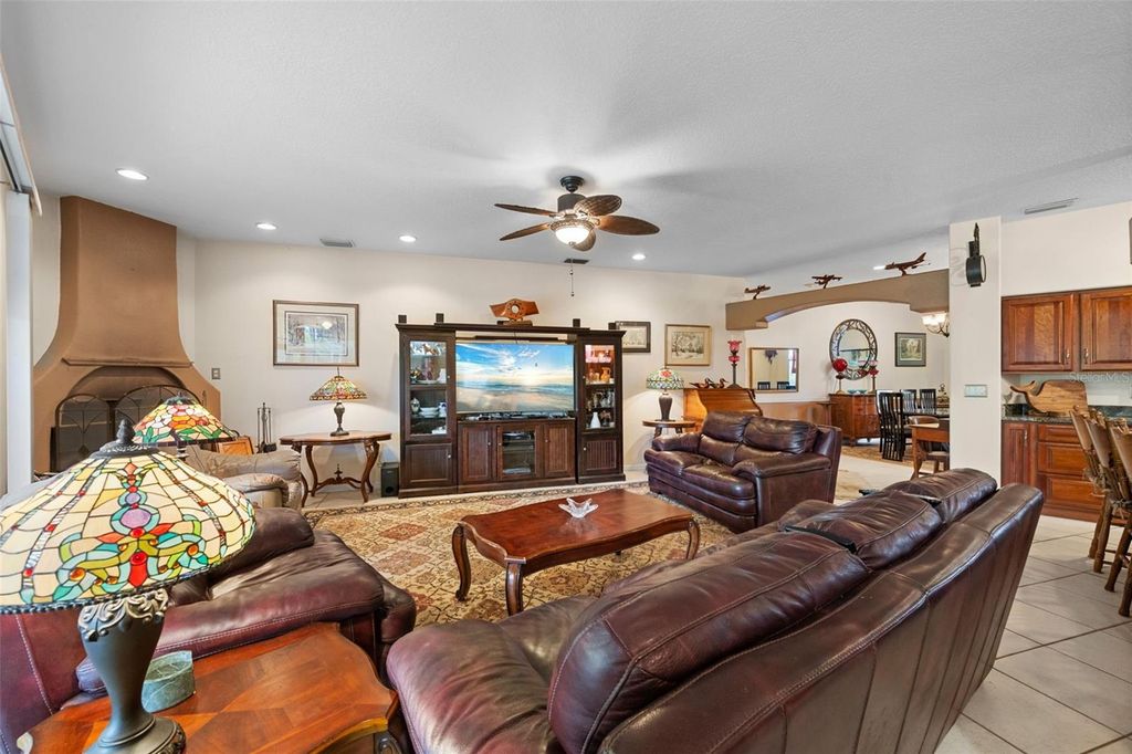 Image 9 of property listing at 2304 89TH STREET NW, Bradenton, FL 34209