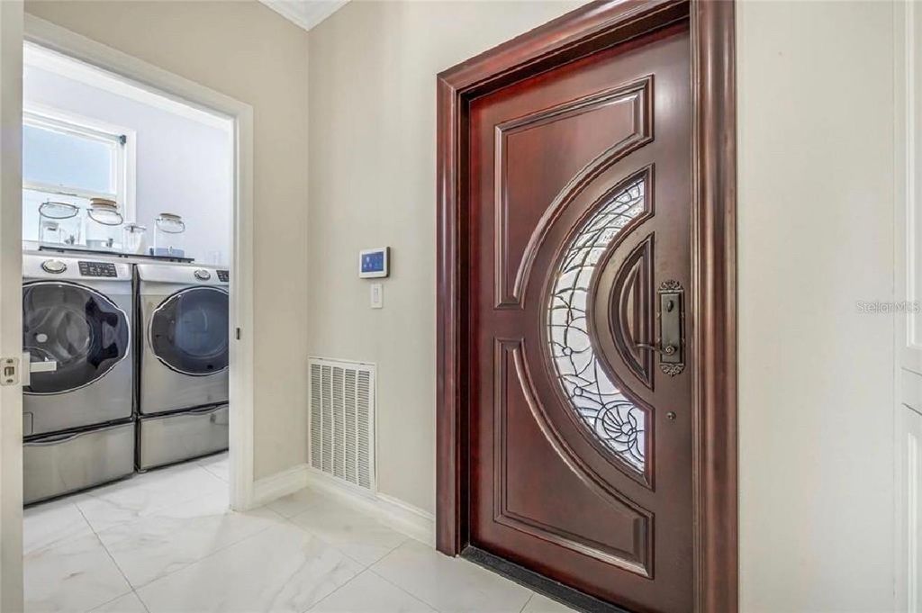 Image 19 of property listing at 6527 BAYBORO COURT, Orlando, FL 32829