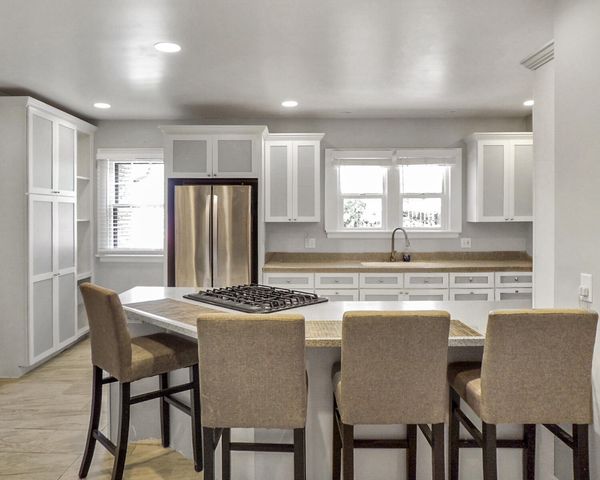 746 Oakridge Drive, Jackson, MI 49203