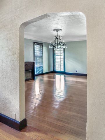 746 Oakridge Drive, Jackson, MI 49203