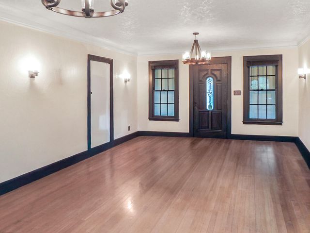 746 Oakridge Drive, Jackson, MI 49203