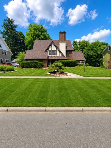 746 Oakridge Drive, Jackson, MI 49203