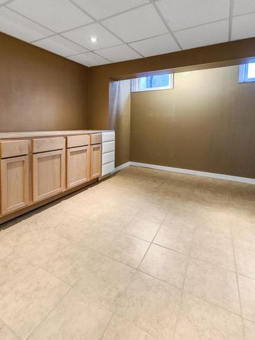 746 Oakridge Drive, Jackson, MI 49203