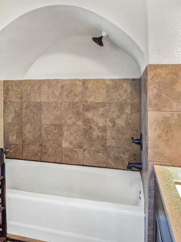 746 Oakridge Drive, Jackson, MI 49203