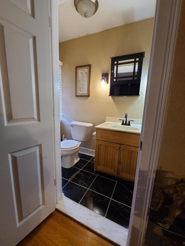 746 Oakridge Drive, Jackson, MI 49203