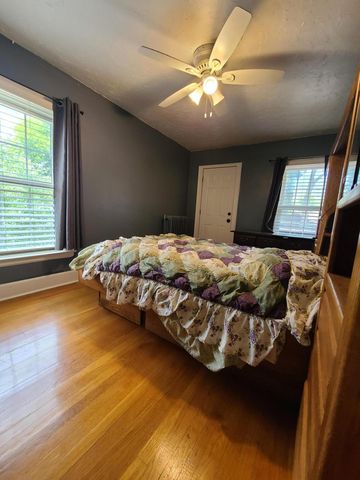 746 Oakridge Drive, Jackson, MI 49203