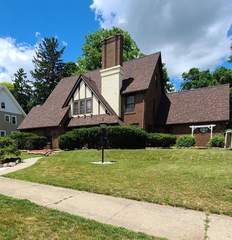 746 Oakridge Drive, Jackson, MI 49203