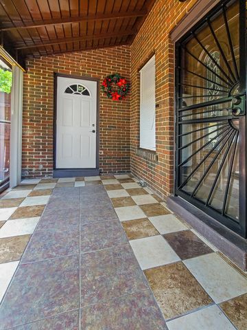 746 Oakridge Drive, Jackson, MI 49203