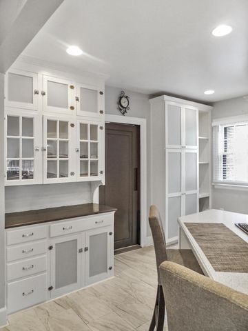 746 Oakridge Drive, Jackson, MI 49203
