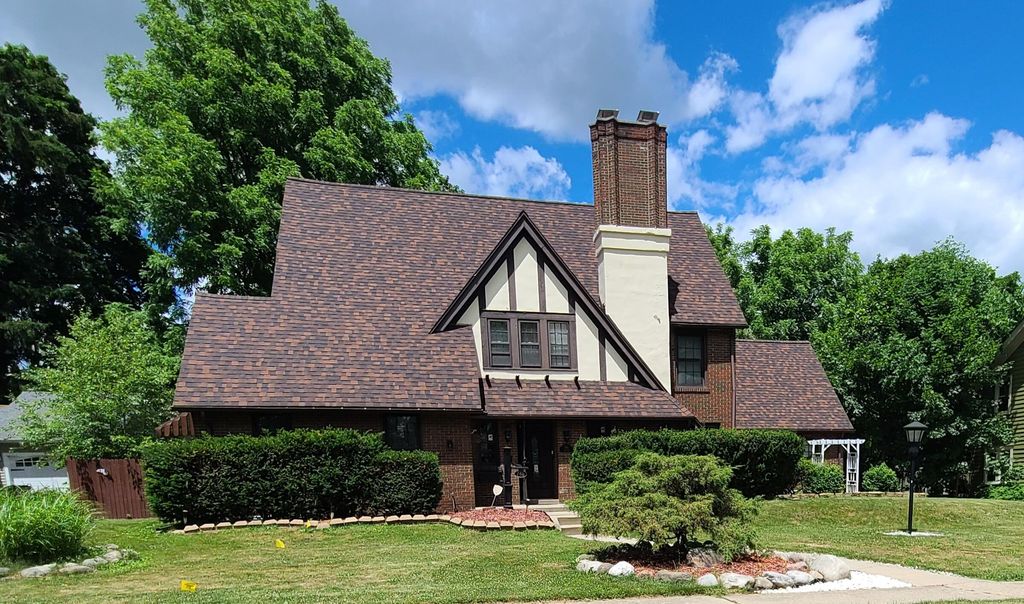 746 Oakridge Drive, Jackson, MI 49203