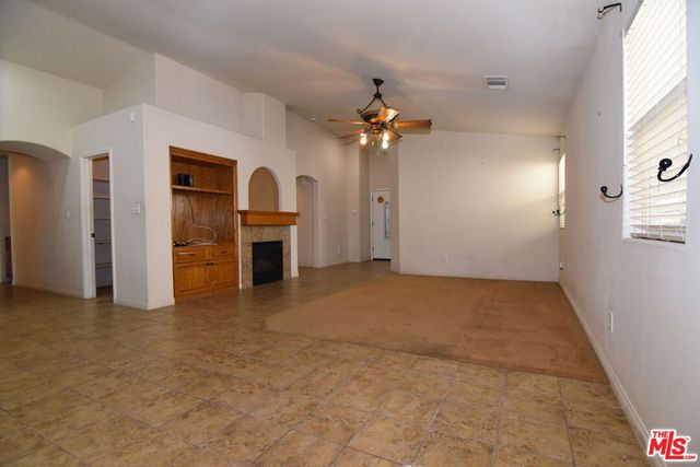 5116 Silver Clover Avenue, Bakersfield, CA 93313