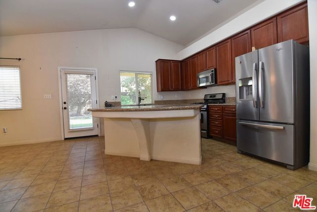 5116 Silver Clover Avenue, Bakersfield, CA 93313