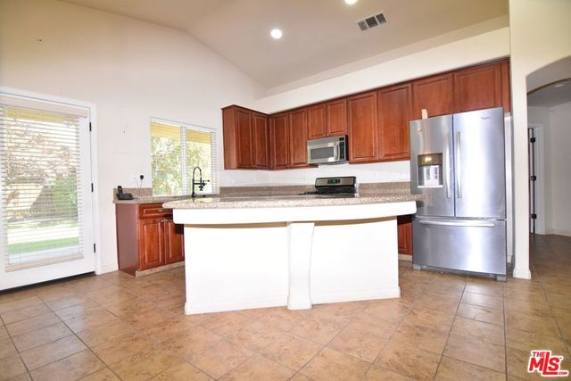 5116 Silver Clover Avenue, Bakersfield, CA 93313