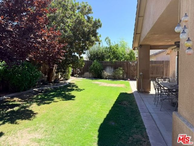 5116 Silver Clover Avenue, Bakersfield, CA 93313
