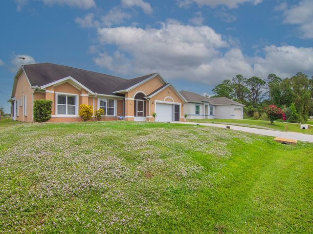 992 Seneca Avenue, Sebastian, FL 32958